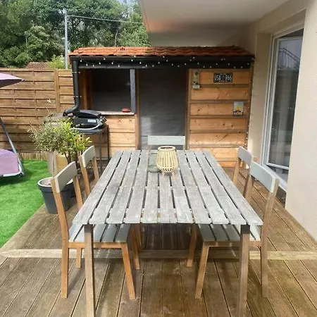 Appartement Avec Jardin Fleuri